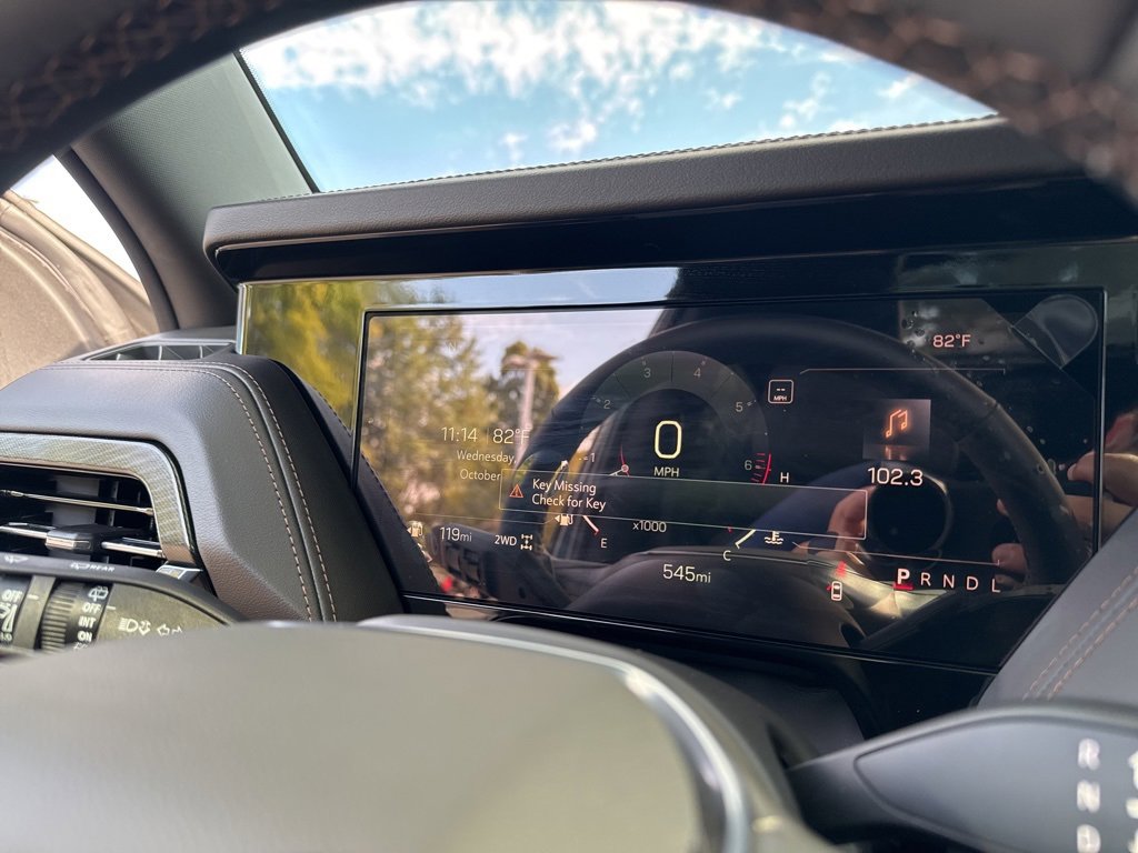 Used 2025 GMC Yukon AT4 w/ AT4 Premium Package image 28