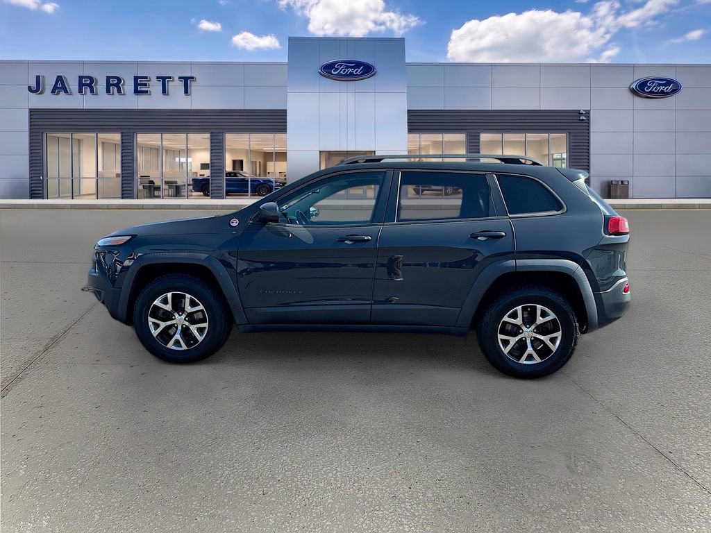 Used 2016 Jeep Cherokee Trailhawk AWD/4WD image 4