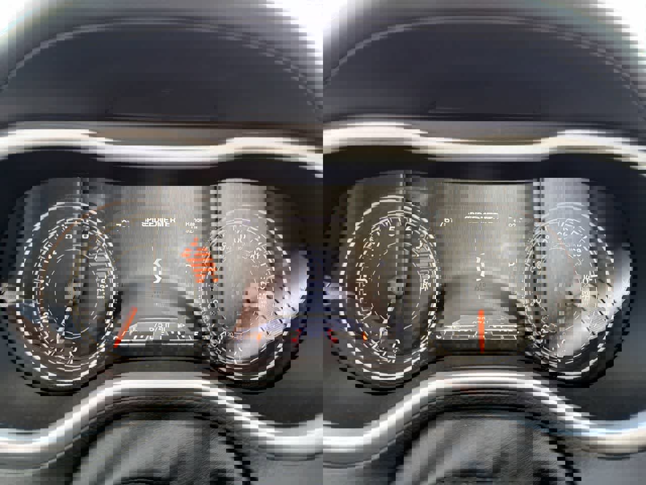 Used 2017 Jeep Cherokee Overland w/ Technology Group image 36