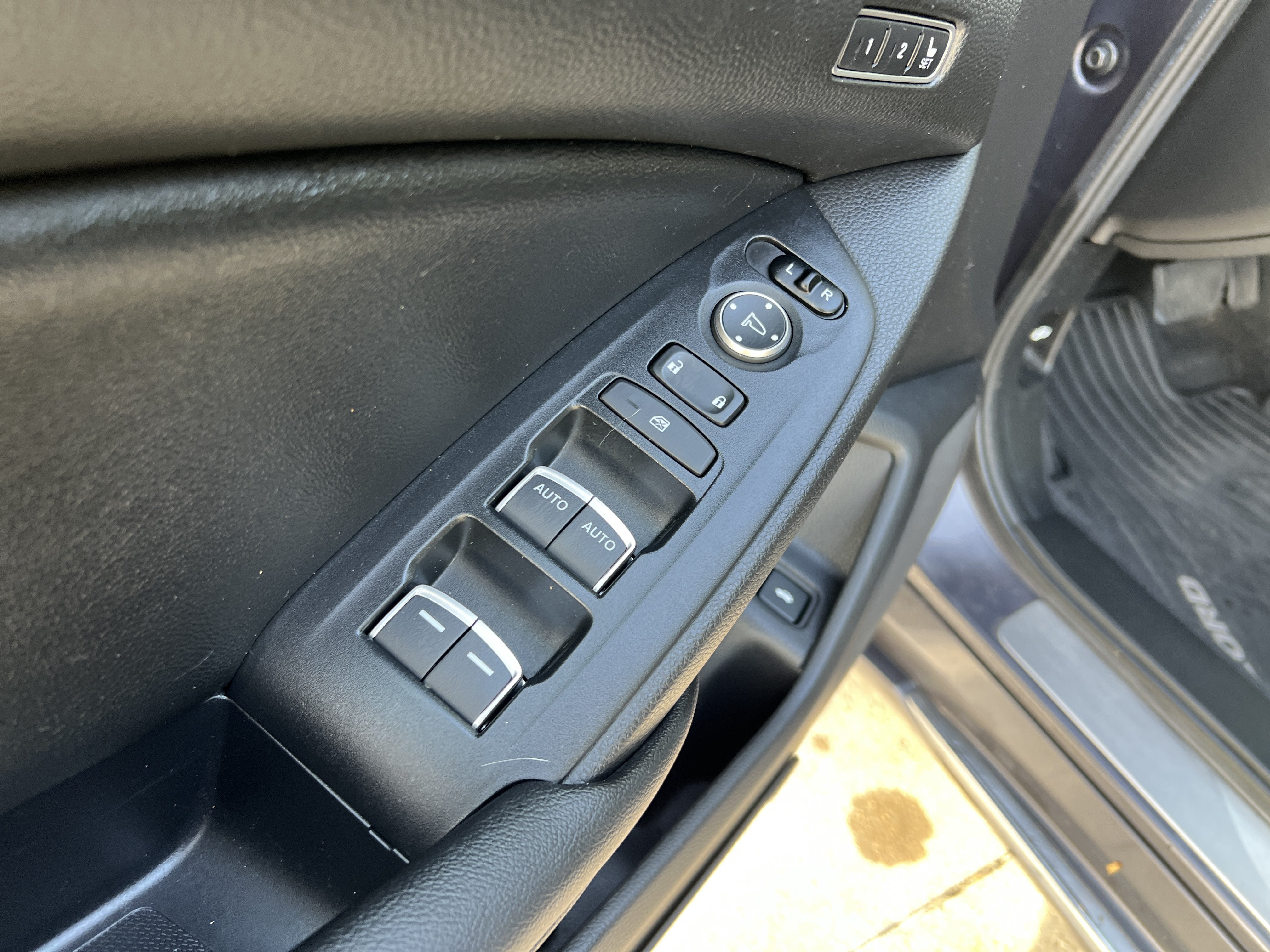 Used 2021 Honda Accord EX-L image 14
