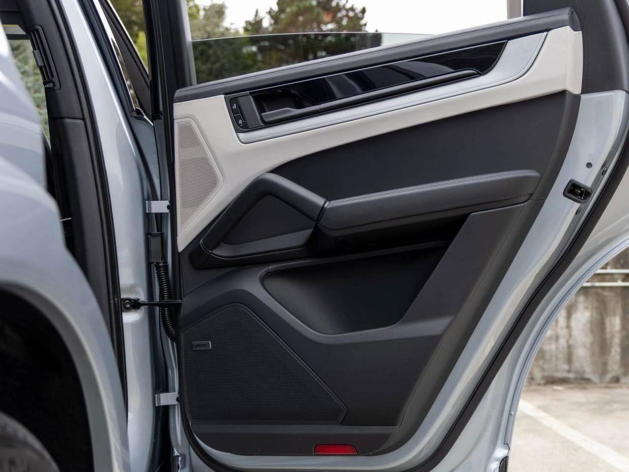 New 2026 Porsche Cayenne Coupe image 99