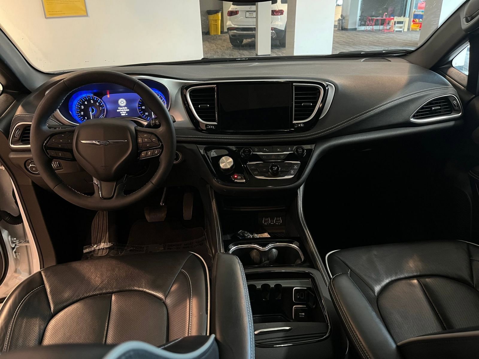 Used 2025 Chrysler Pacifica Limited FWD image 37