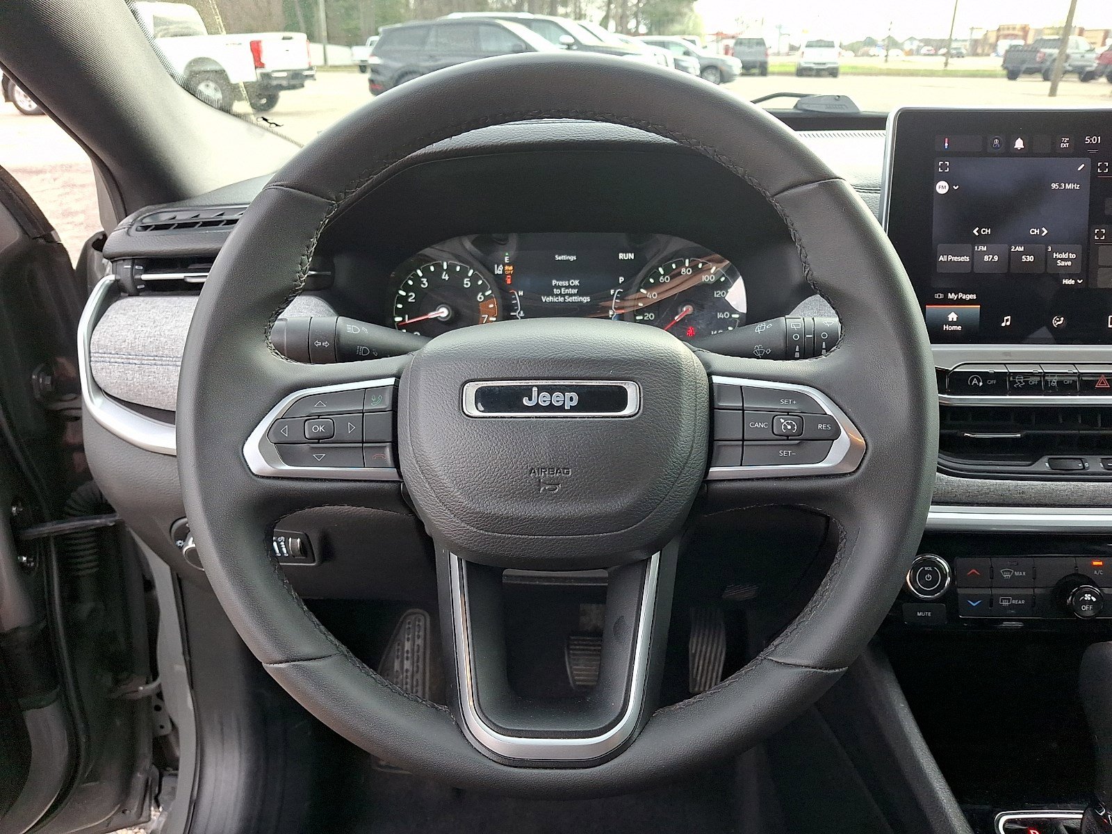 Used 2024 Jeep Compass Latitude image 18