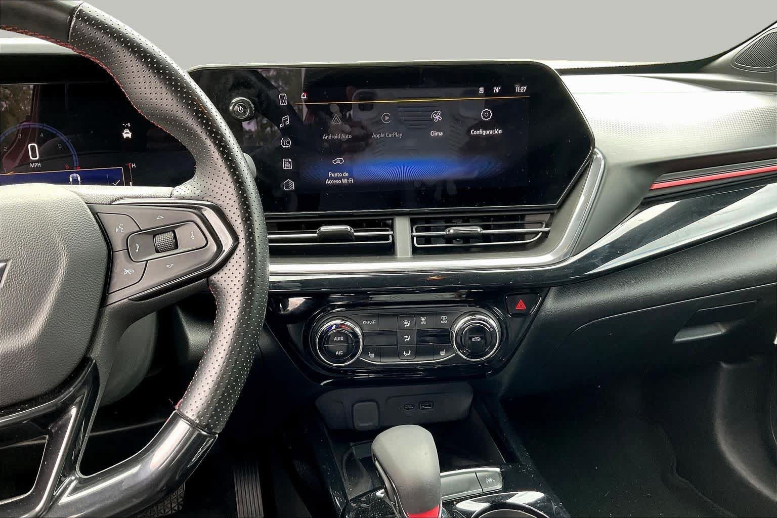 Used 2025 Chevrolet Trax RS w/ Sunroof Package FWD image 7