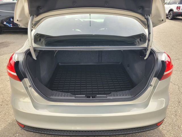 Used 2015 Ford Focus SE w/ Equipment Group 201A image 8