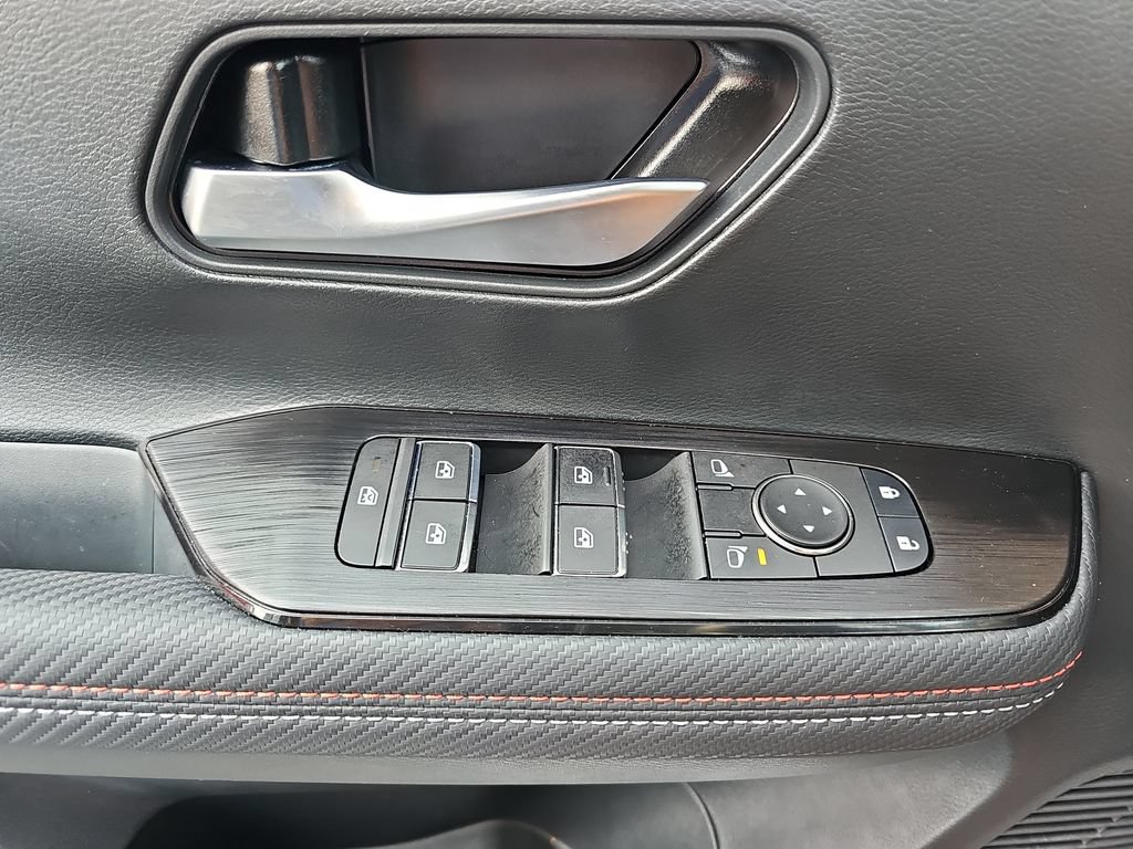 Used 2026 Nissan Kicks SR FWD image 26
