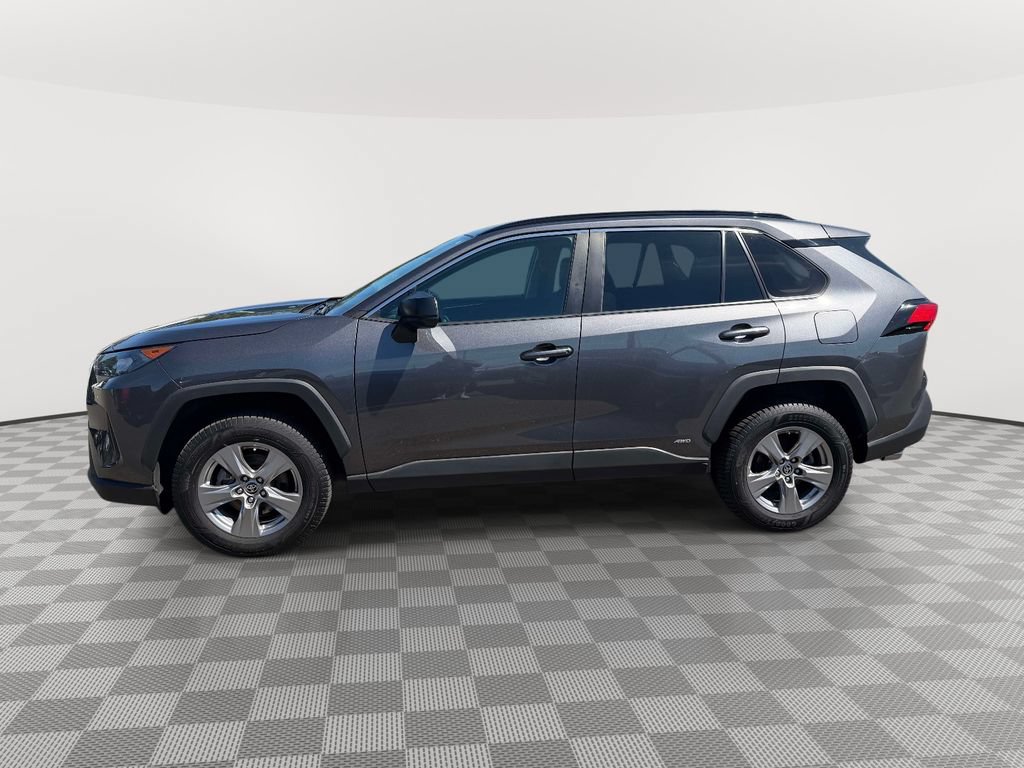 Used 2022 Toyota RAV4 LE AWD/4WD image 6