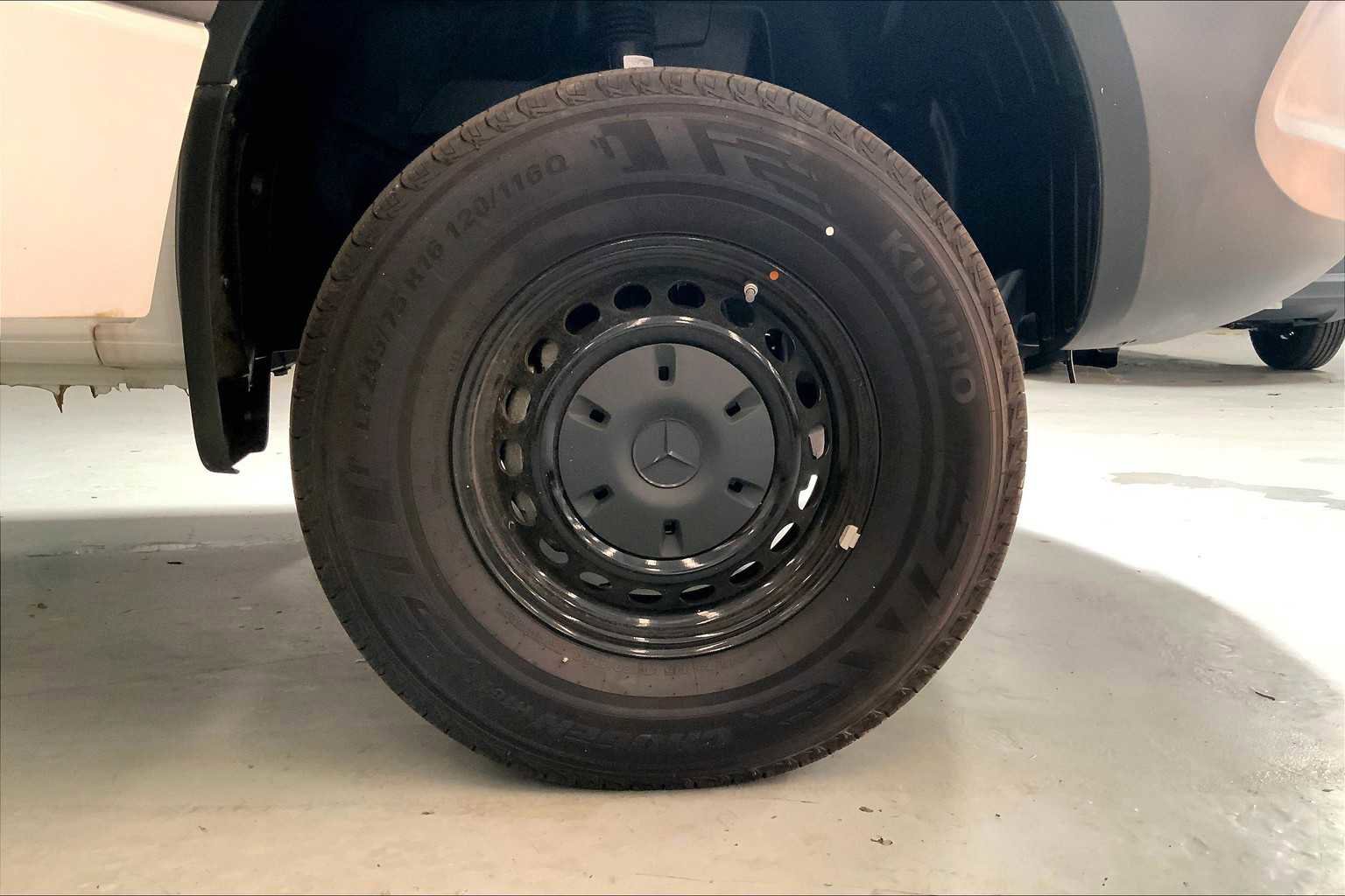 Used 2024 Mercedes-Benz Sprinter 2500 image 9