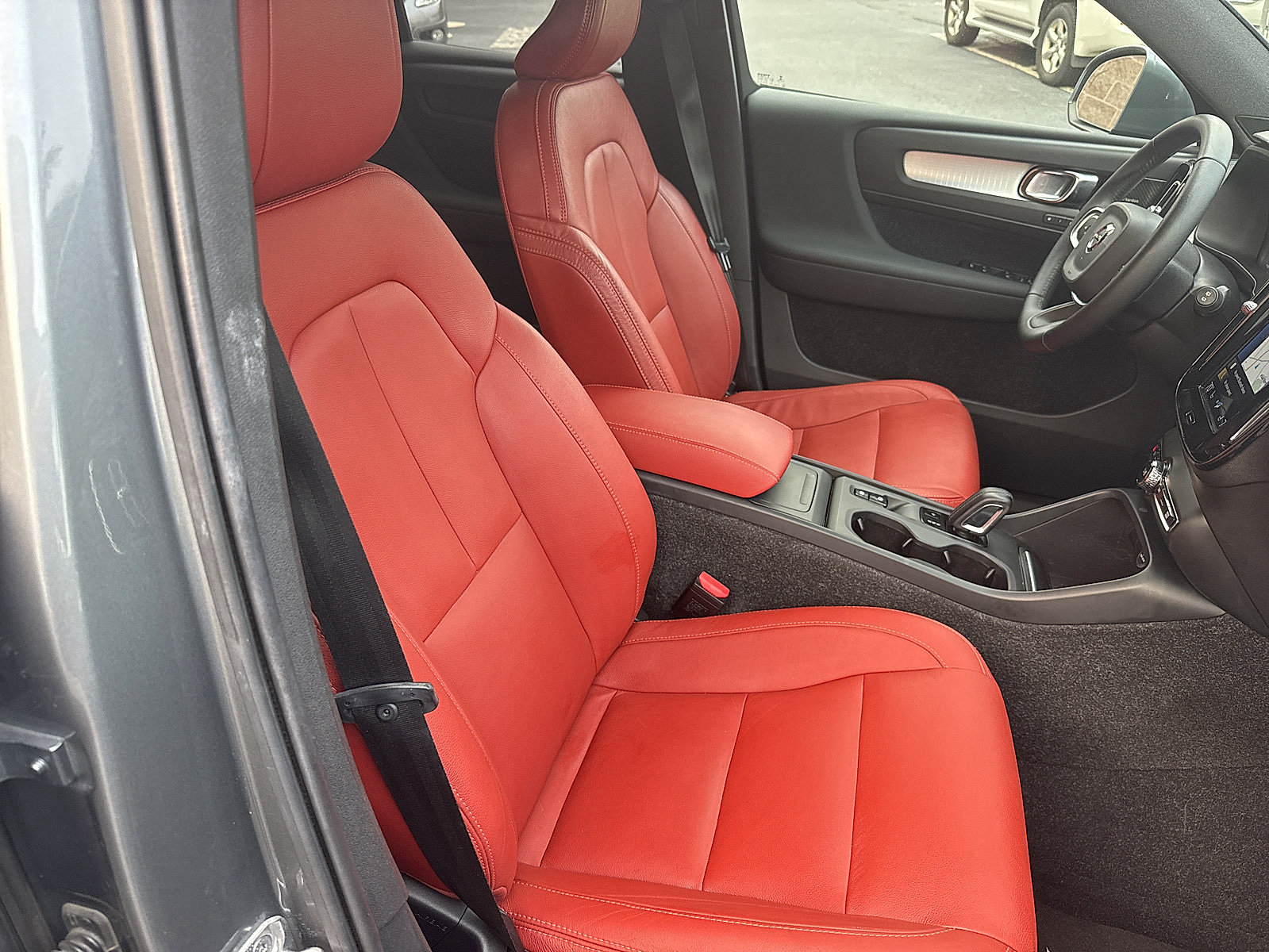 Used 2019 Volvo XC40 T5 Momentum AWD/4WD image 38