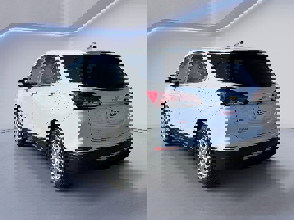 Used 2024 Chevrolet Equinox LT image 3