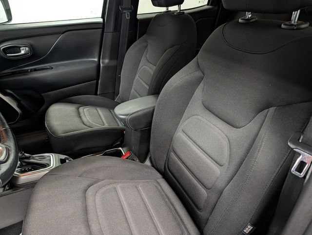 Used 2022 Jeep Renegade Latitude w/ Convenience Group AWD/4WD image 9