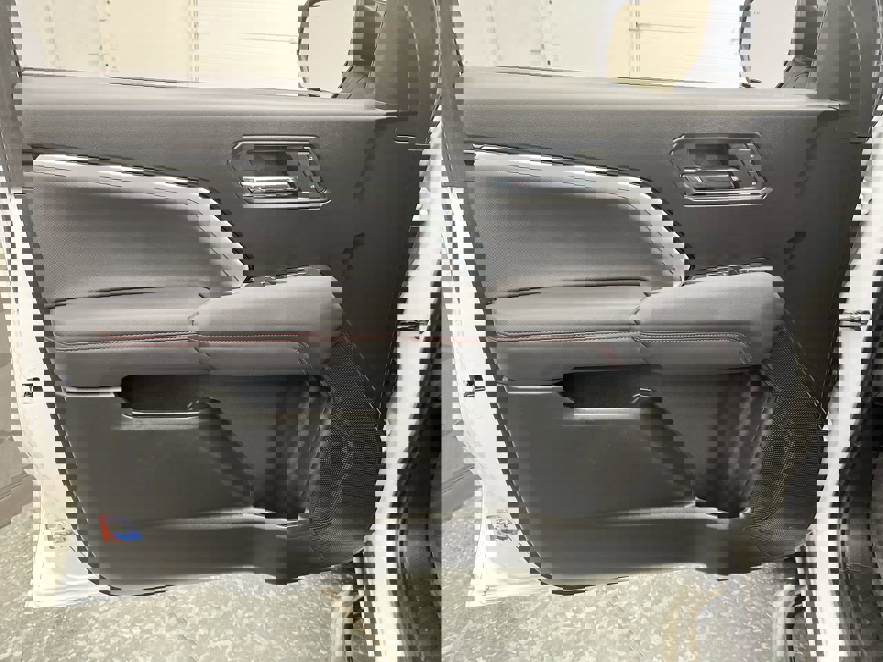 Certified 2024 Chevrolet Colorado Z71 w/ Z71 Convenience Package 2 image 9