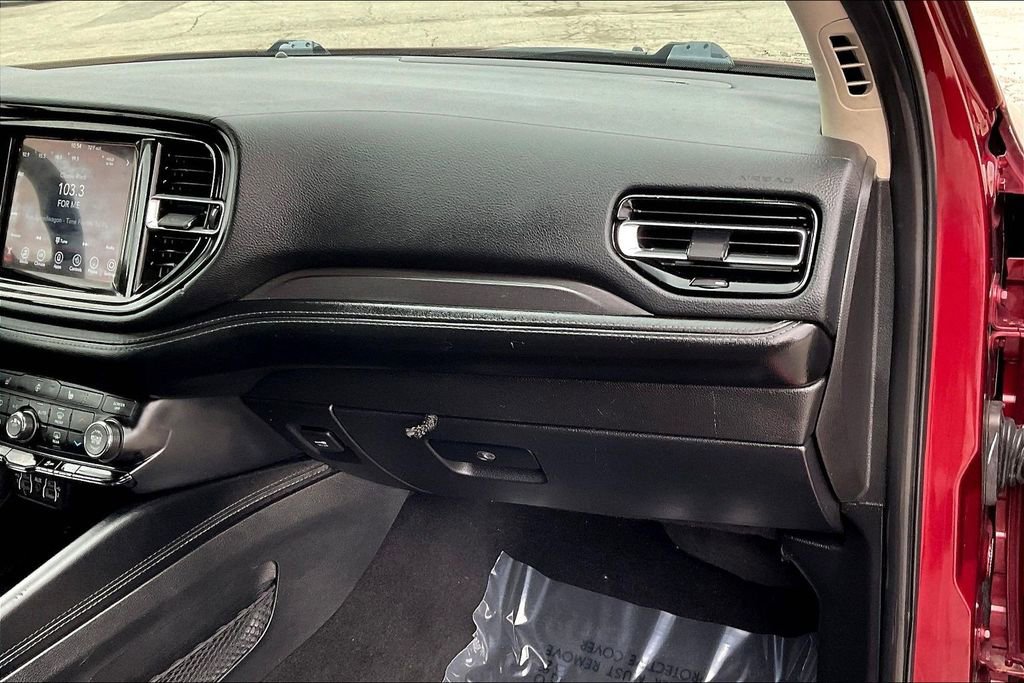 Used 2021 Dodge Durango SXT image 16