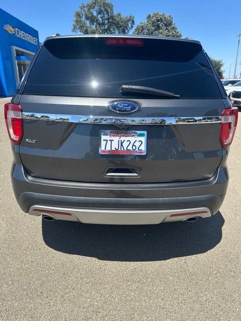 Used 2016 Ford Explorer XLT w/ Equipment Group 202A FWD image 3