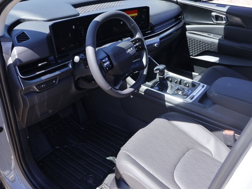 New 2027 Kia Carnival SX w/ Dark Edition Package FWD image 25