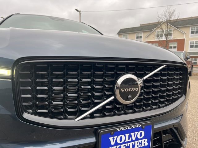 Certified 2023 Volvo XC60 B5 Plus w/ Climate Package image 14