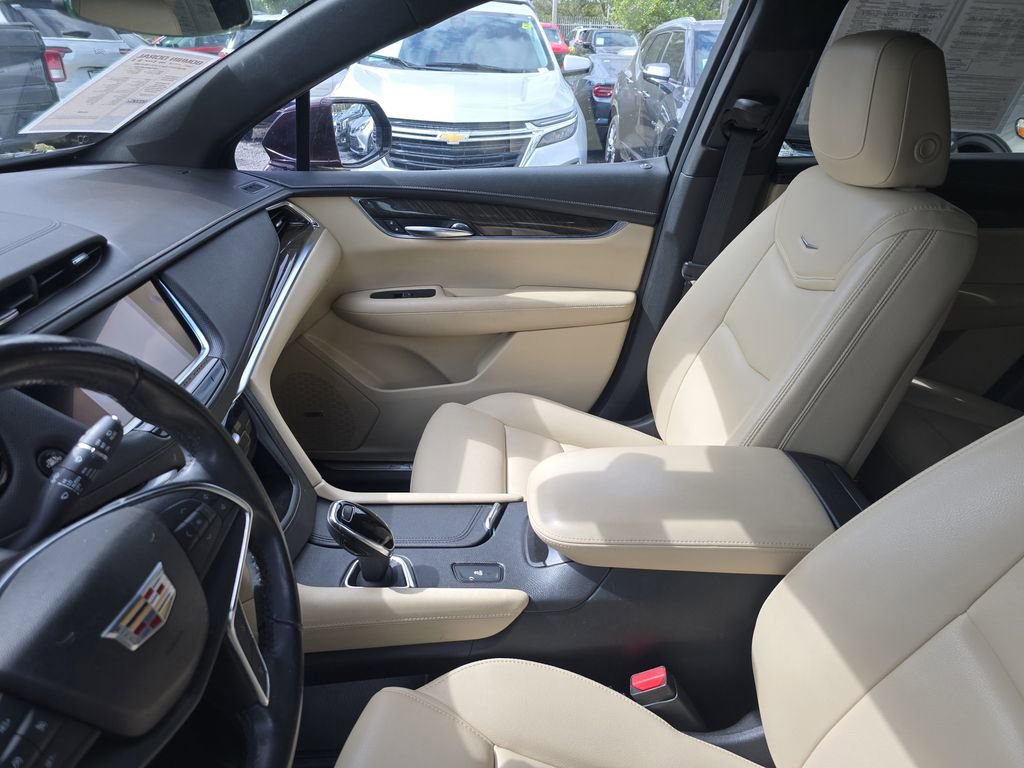 Used 2018 Cadillac XT5 FWD image 13
