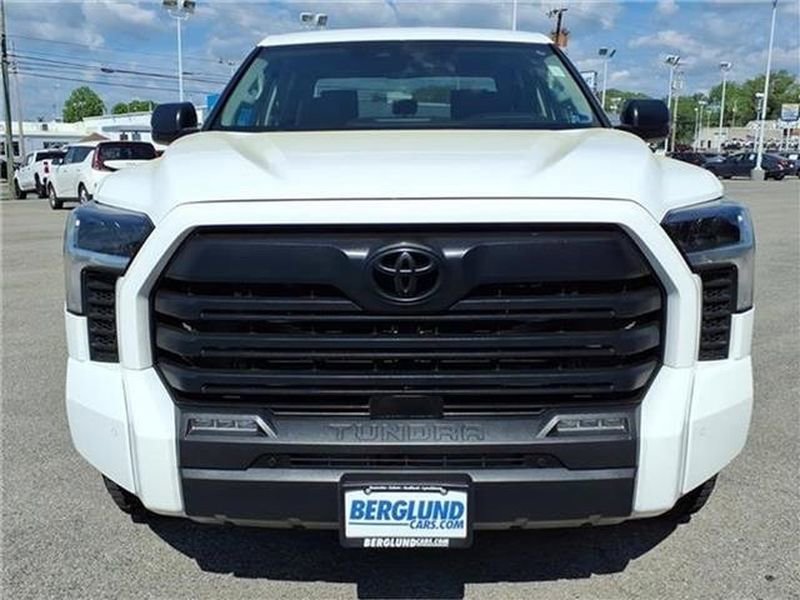 Used 2024 Toyota Tundra SR5 w/ SR5 Premium Package AWD/4WD image 44