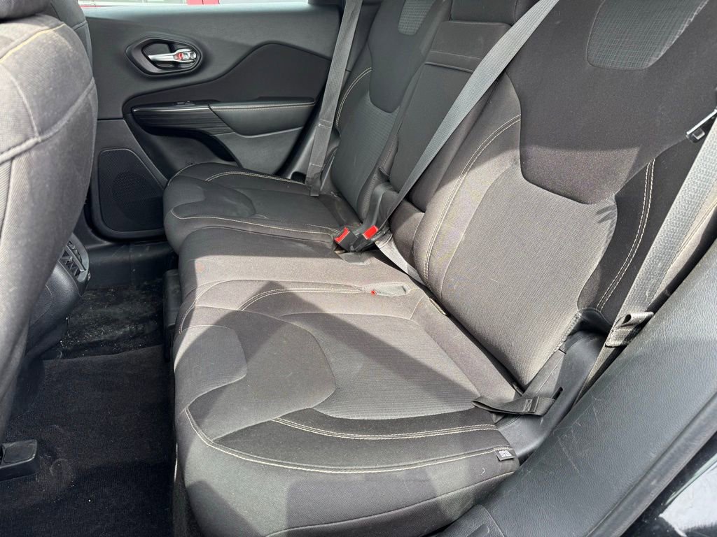 Used 2015 Jeep Cherokee Latitude w/ Cold Weather Group image 8