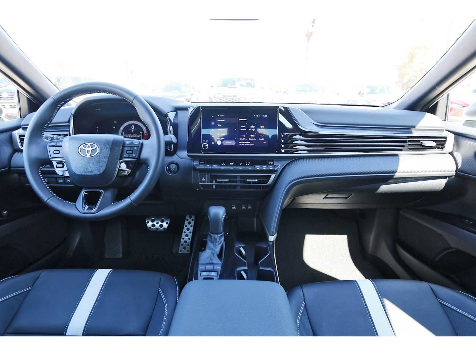 Used 2026 Toyota Camry SE w/ Convenience Package image 7