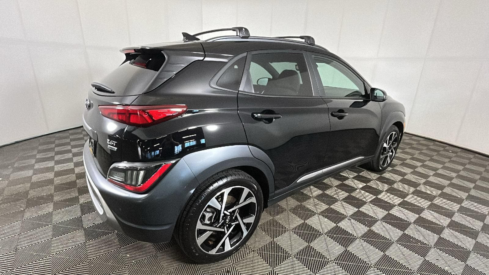 Used 2023 Hyundai Kona Limited AWD/4WD image 3