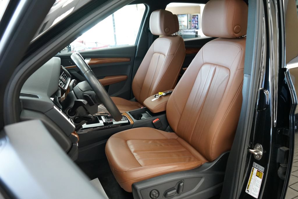 Used 2023 Audi Q5 2.0T Premium AWD/4WD image 2