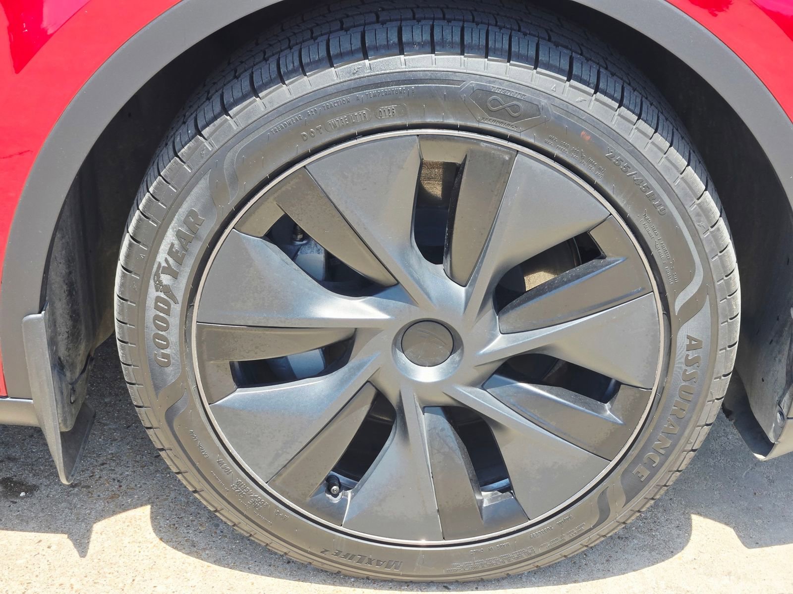 Used 2025 Tesla Model Y Long Range AWD/4WD image 8