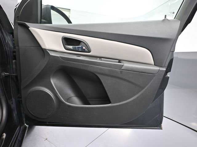 Used 2015 Chevrolet Cruze LS FWD image 37