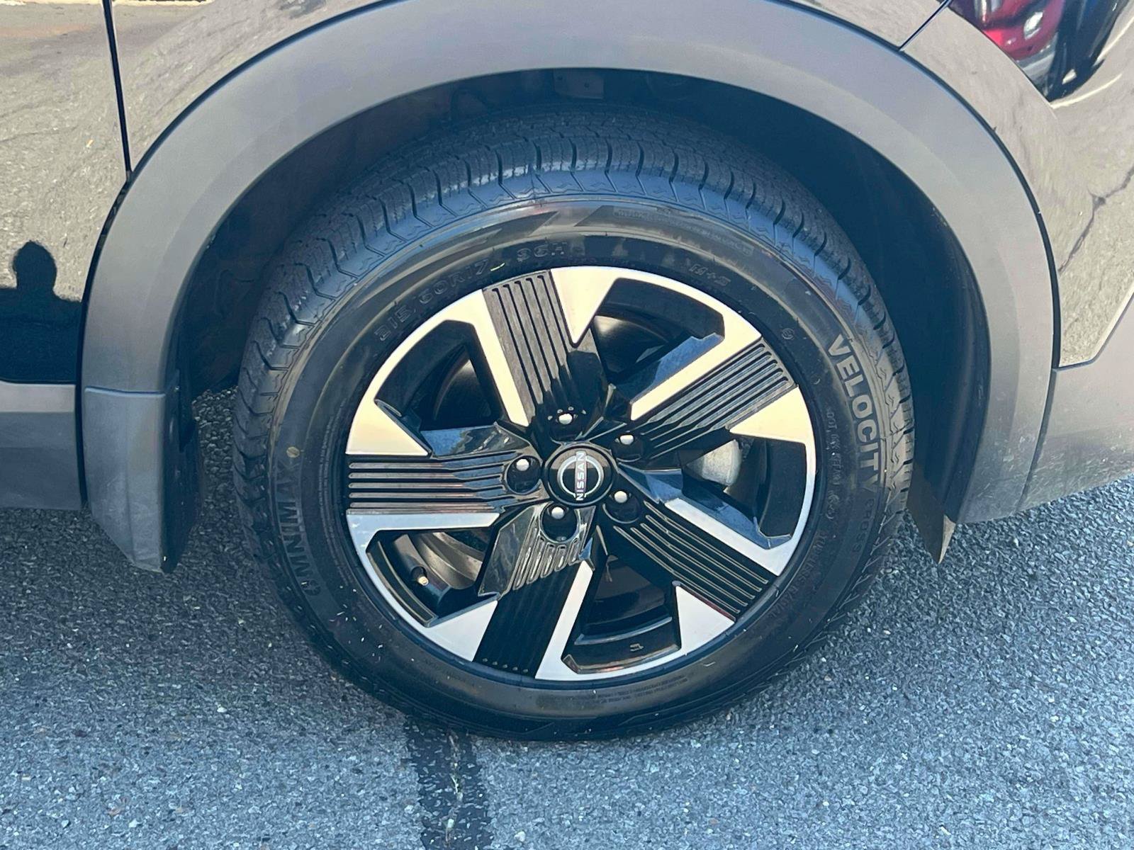 Used 2025 Nissan Kicks SV AWD/4WD image 7