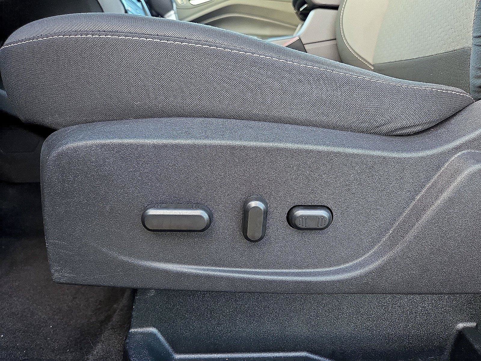 Used 2017 Ford Escape SE w/ Equipment Group 201A FWD image 17