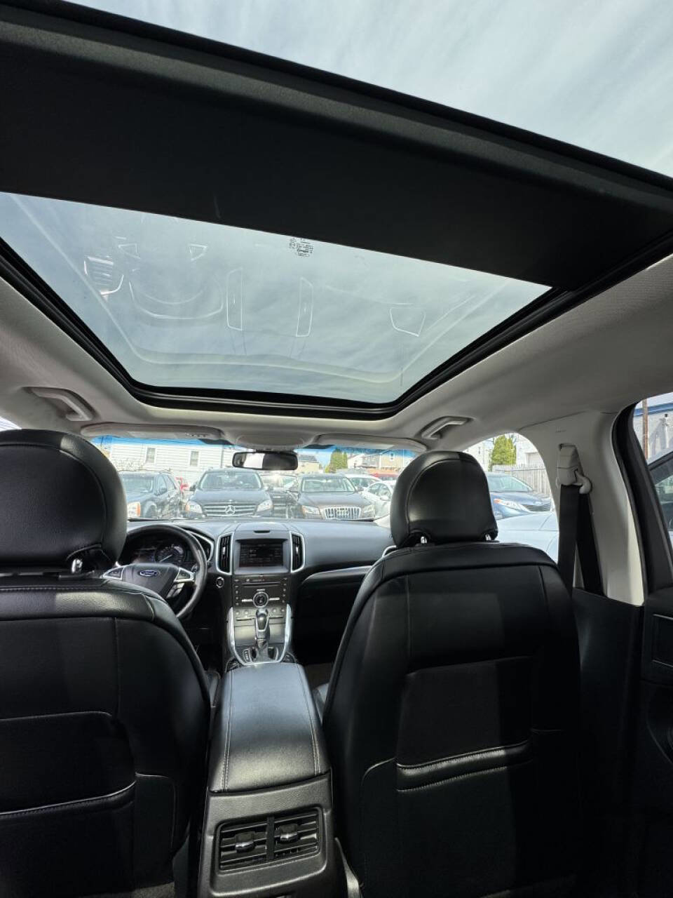 Used 2015 Ford Edge Titanium w/ Equipment Group 302A AWD/4WD image 17