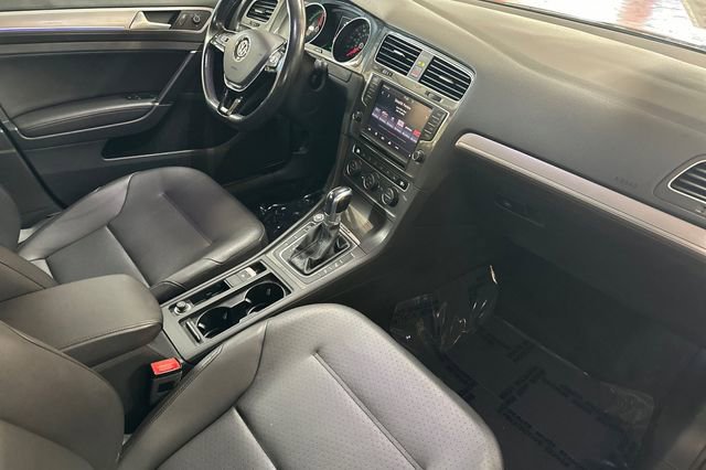 Used 2016 Volkswagen e-Golf SEL Premium w/ Driver Assistance Package image 18