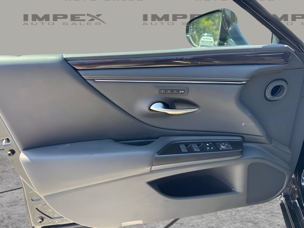 Used 2019 Lexus ES 350 w/ Premium Package FWD image 25