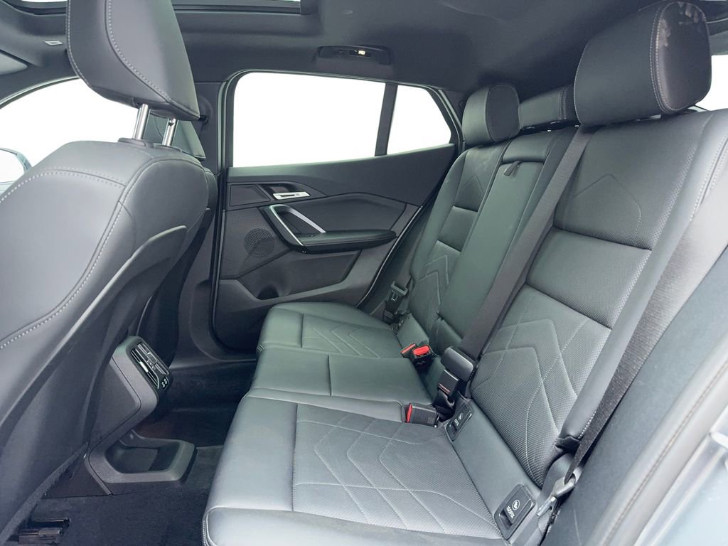 Used 2025 BMW X2 xDrive28i image 16