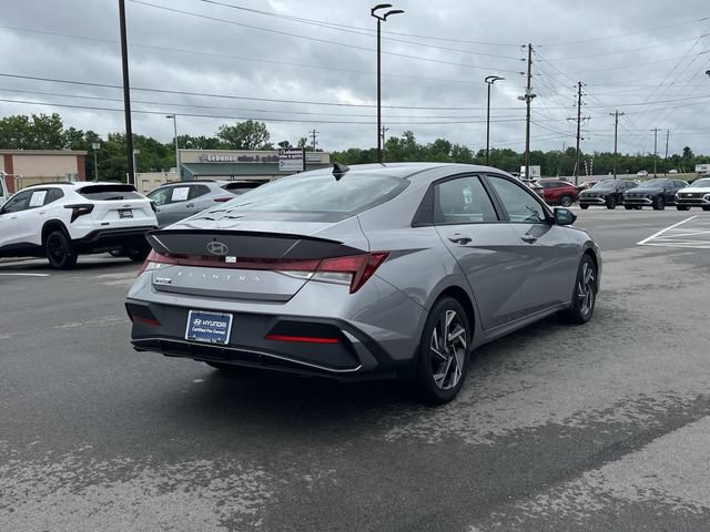 Certified 2025 Hyundai Elantra Sport FWD image 5