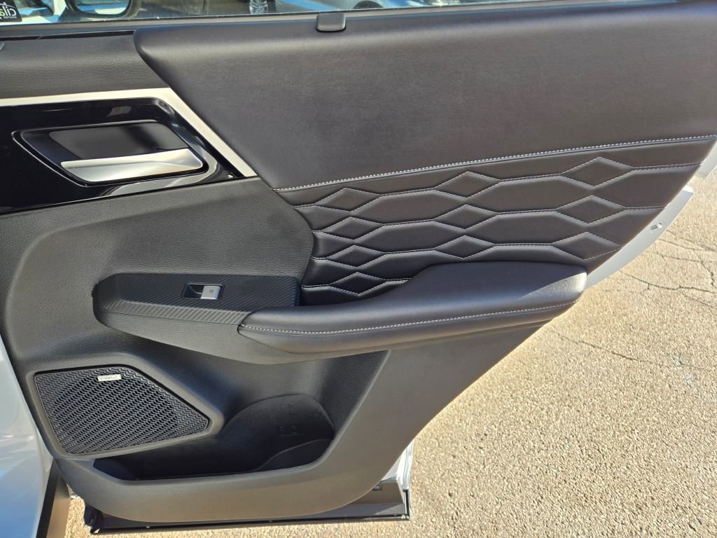 New 2025 Mitsubishi Outlander SEL image 10