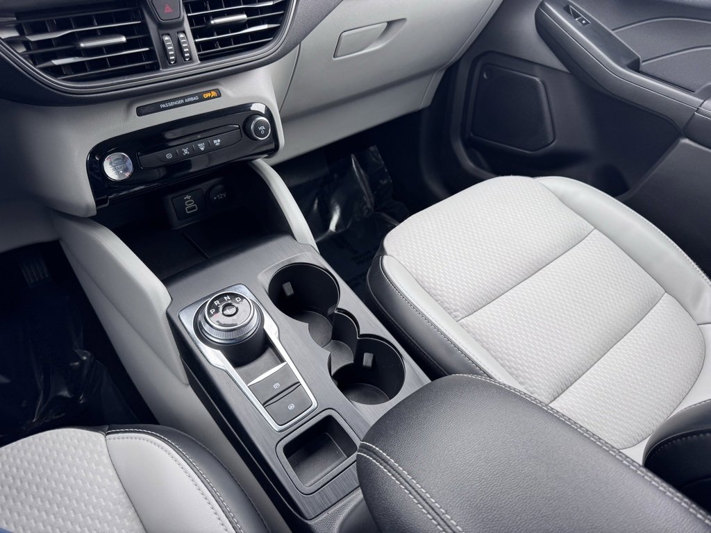 Used 2024 Ford Escape SE image 21