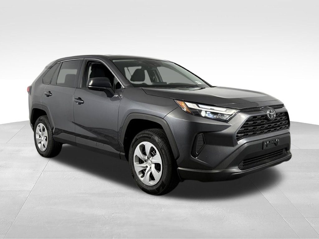 Used 2025 Toyota RAV4 LE AWD/4WD image 2