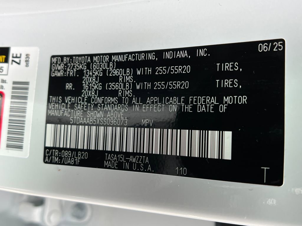 Used 2025 Toyota Grand Highlander AWD image 29