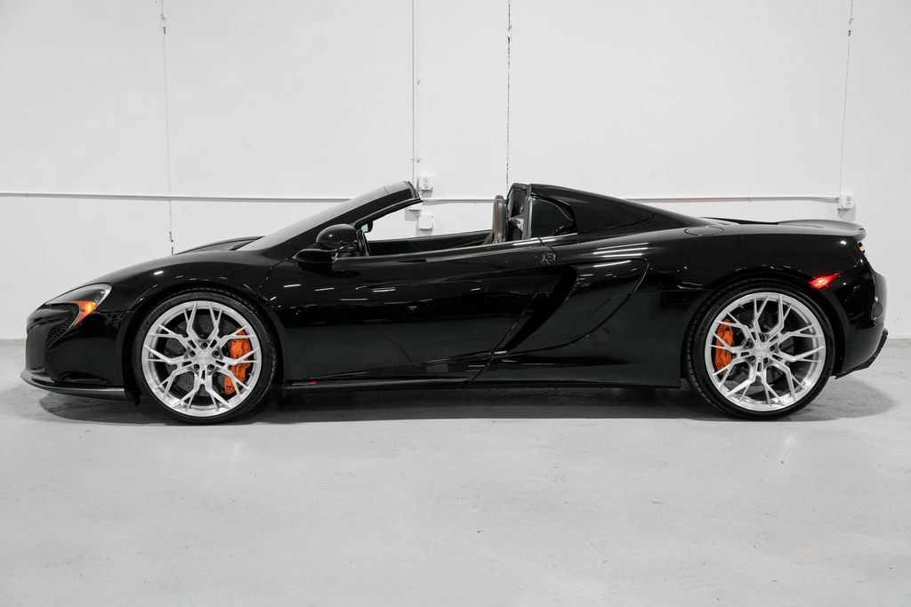 Used 2015 McLaren 650S Spider image 3