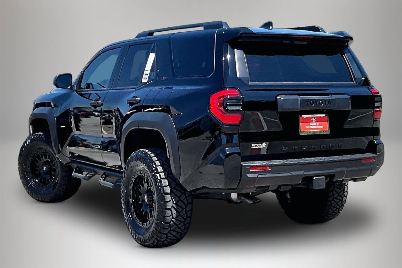 Used 2025 Toyota 4Runner SR5 AWD/4WD image 4