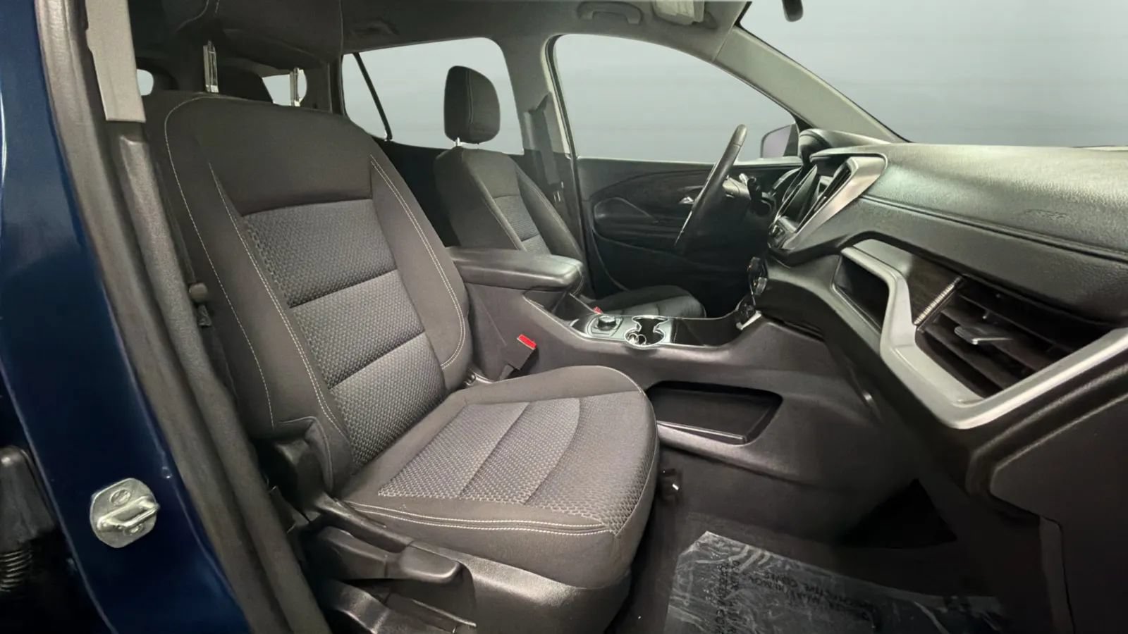 Used 2023 GMC Terrain SLE w/ LPO, Floor Liner Package AWD/4WD image 20