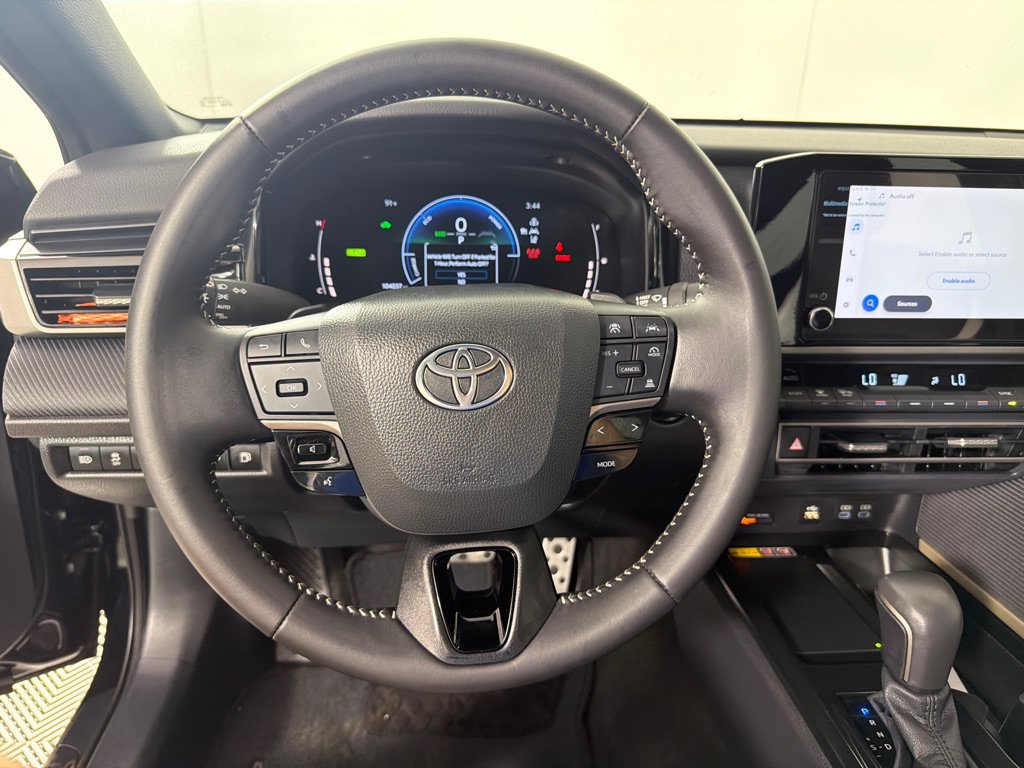 Used 2025 Toyota Camry SE w/ Convenience Package FWD image 15