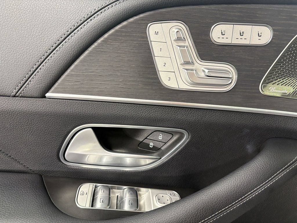 Used 2024 Mercedes-Benz GLS 450 4MATIC image 6