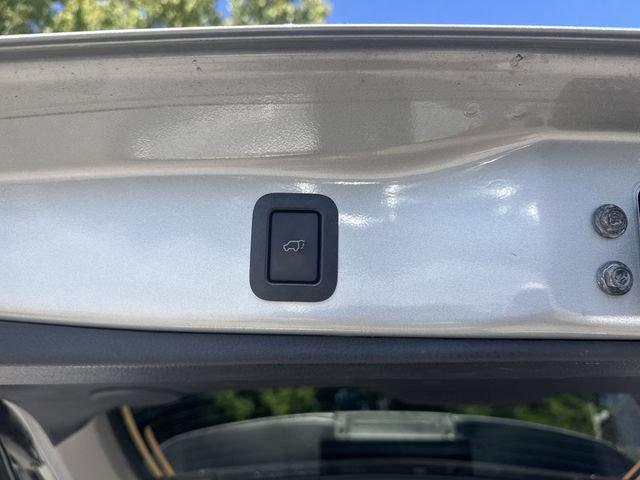 Used 2019 Toyota Highlander Limited FWD image 14