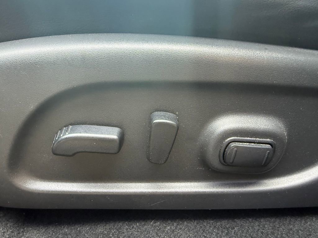 Used 2020 Nissan Pathfinder SL image 14