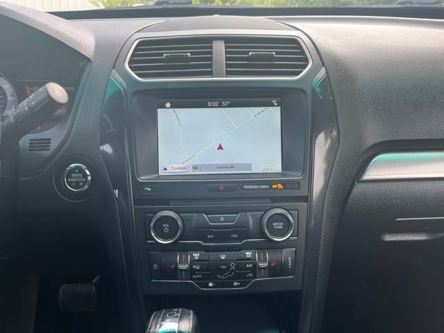Used 2018 Ford Explorer XLT w/ Equipment Group 202A AWD/4WD image 20