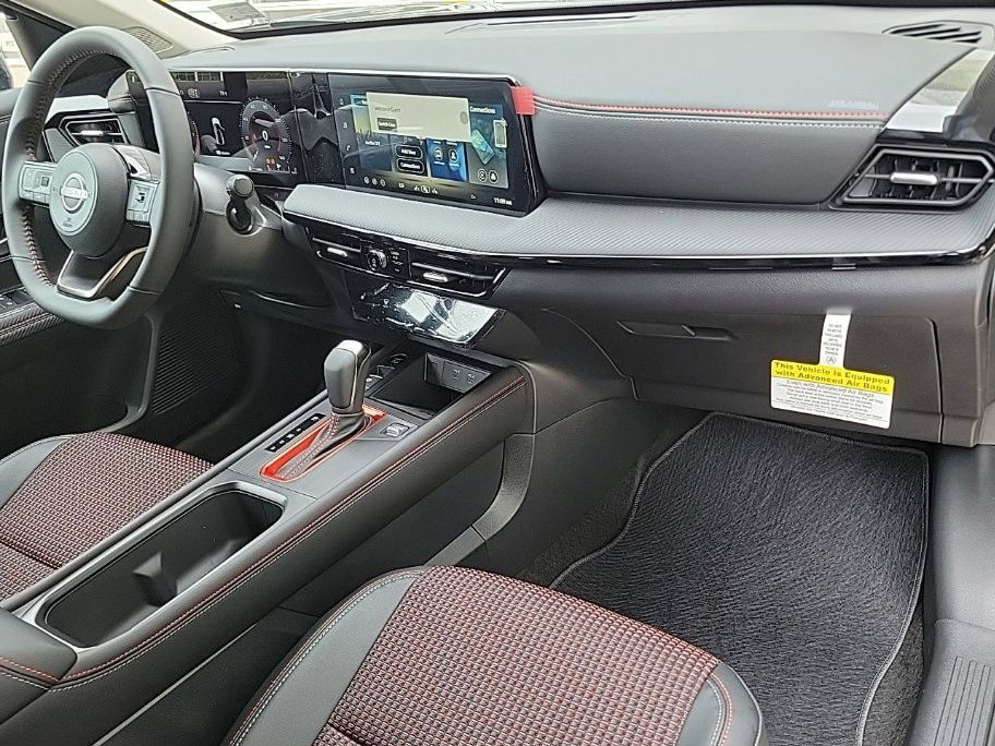 New 2026 Nissan Kicks SR w/ Cold Weather Package AWD/4WD image 13
