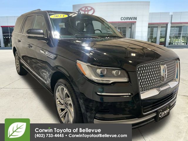 Used 2024 Lincoln Navigator L 4WD image 2