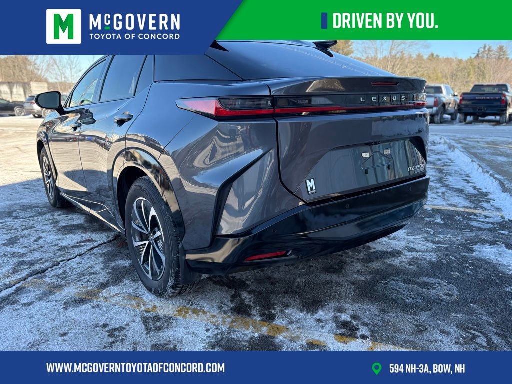 Used 2025 Lexus RZ 450e w/ Technology Package image 4